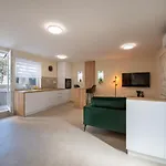 Mare With Private Garden And Jacuzzi Apartament Vinkuran