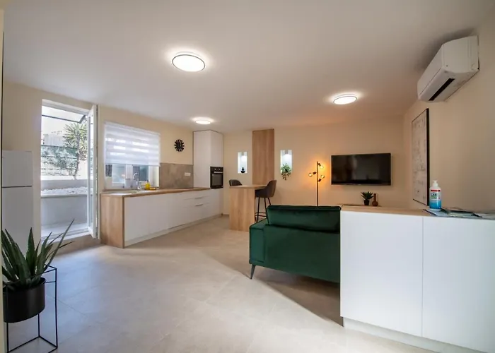 Mare With Private Garden And Jacuzzi 아파트 빈쿠란