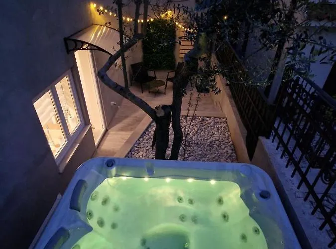 Mare With Private Garden And Jacuzzi * 빈쿠란