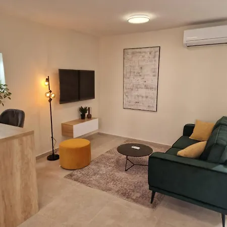 Mare With Private Garden And Jacuzzi Apartment Vinkuran