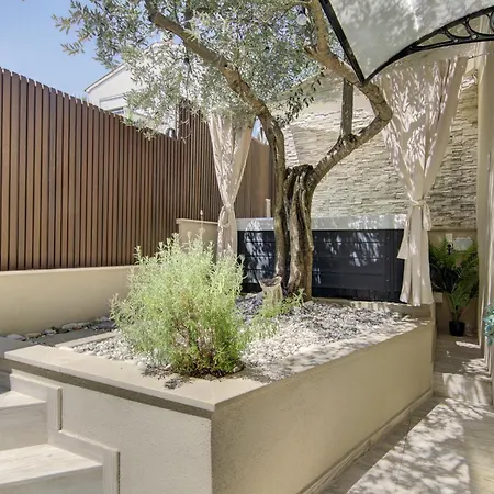 Apartmán Mare With Private Garden And Jacuzzi Vinkuran